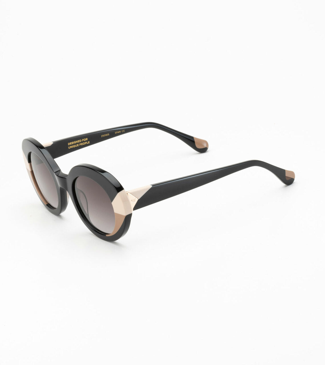 WOODYS ANUK 01